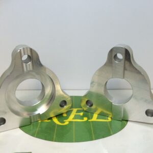 Camber roll centre correction spacers