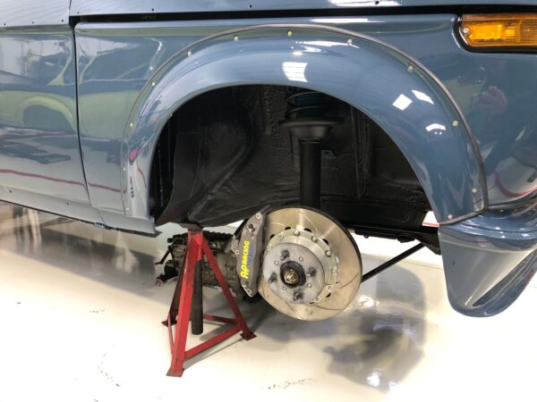 Front disc brake upgrade kit - Tii leg and hub