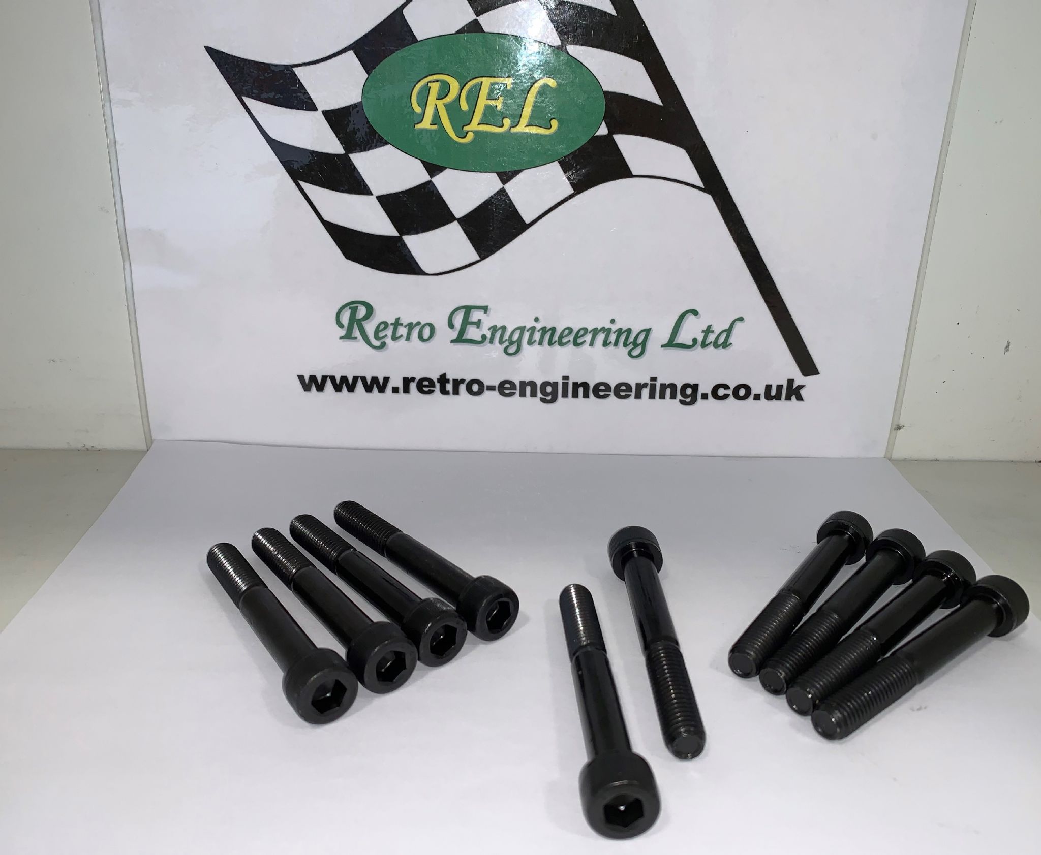 Heavy duty main bearing cap bolts