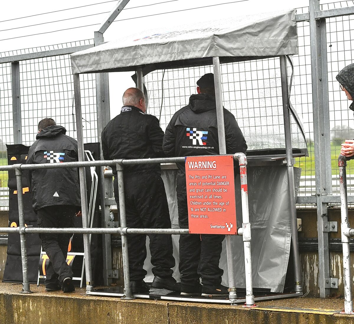 Pit wall Snet 230423 DSC_8024